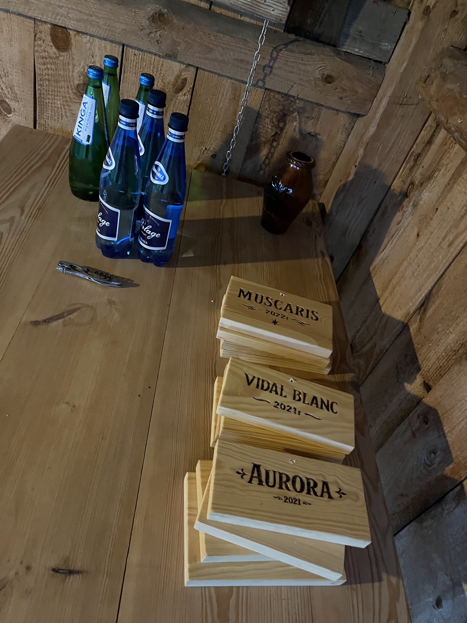 Pieczęcie na butelkach Winnicy Pustkowie